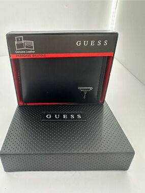 Guess Black Triangle Logo Wallet Accent